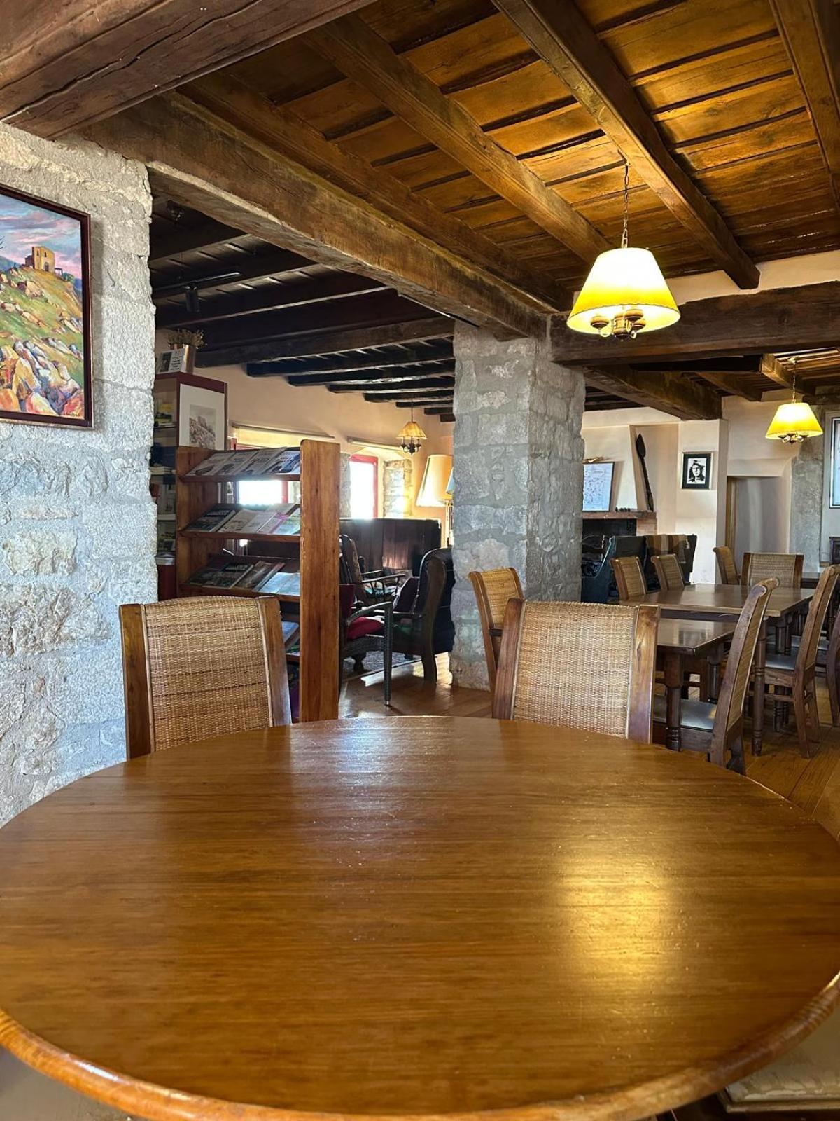 ホテル Santuari Mare De Deu Del Mont Restaurant-Hostatgeria Beuda エクステリア 写真