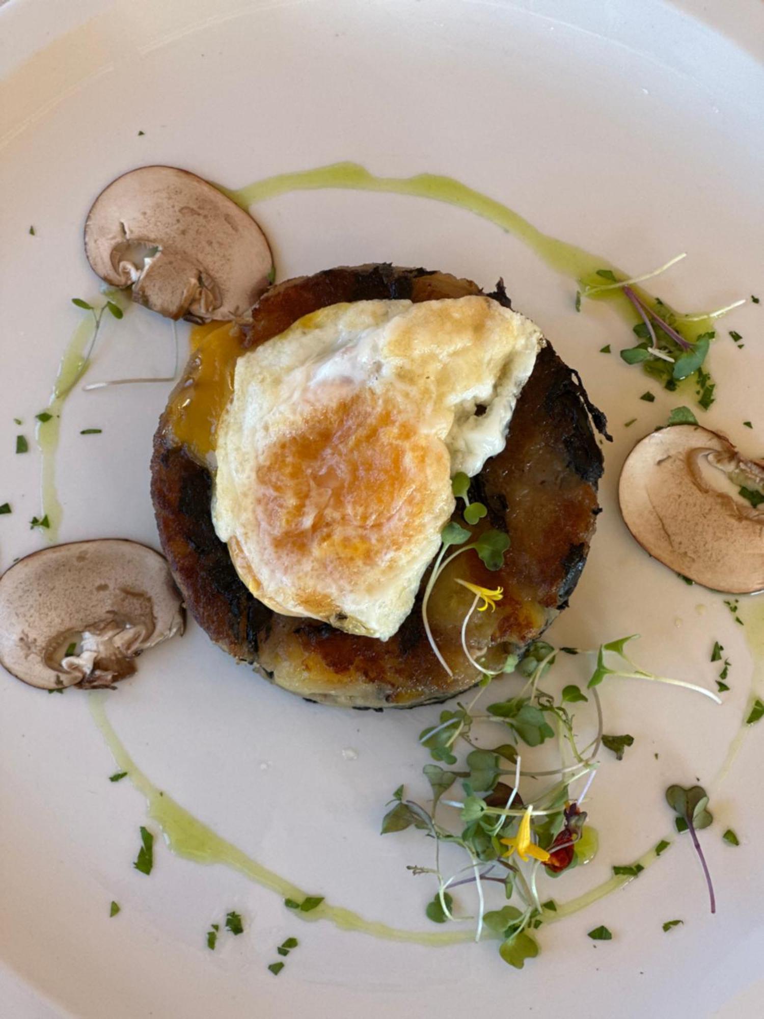 ホテル Santuari Mare De Deu Del Mont Restaurant-Hostatgeria Beuda エクステリア 写真